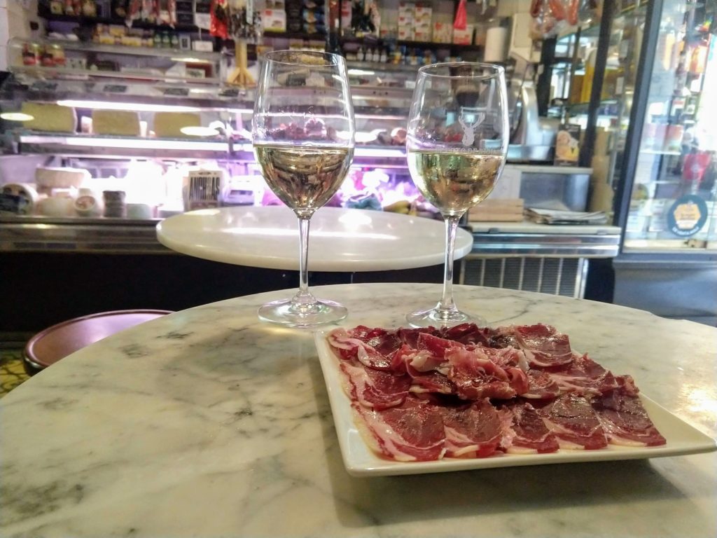 La Pineda meat and wine