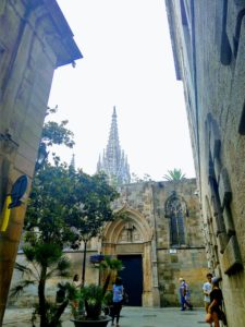 Read more about the article Introducing: Barcelona [What To Expect In The Gothic Quarter]