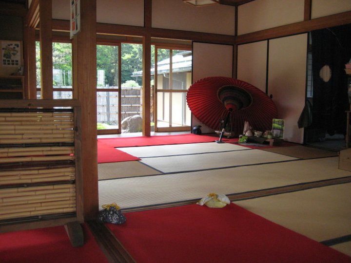 Hamarikyu teahouse interior